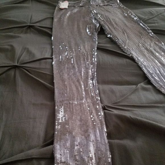 New Silver Leggings - Picture 3 of 4